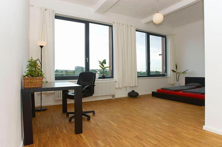 Spacious Studio Apartment Friedrichshain Berlin Room photo